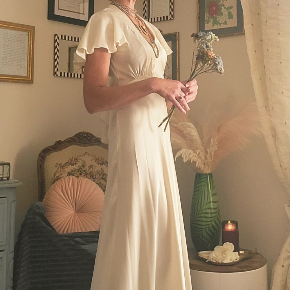 Elegant Cream Maxi Dress,This is a vintage Eve Stillman Couture lingerie item